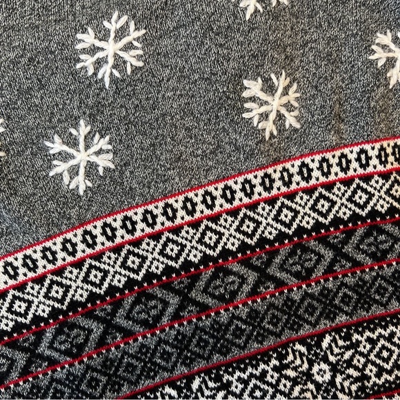 Hanna Andersson Gray Black Snowflake Sweater dress - Picture 6 of 12